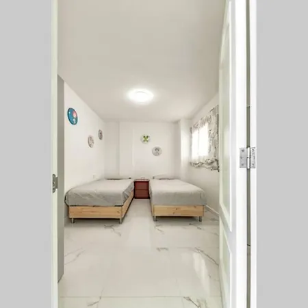 Modern In Parque Royal I, Playa Fanabe Апартаменты *