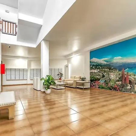 Modern In Parque Royal I, Playa Fanabe Appartement