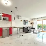 Modern In Parque Royal I, Playa Fanabe Apartment *